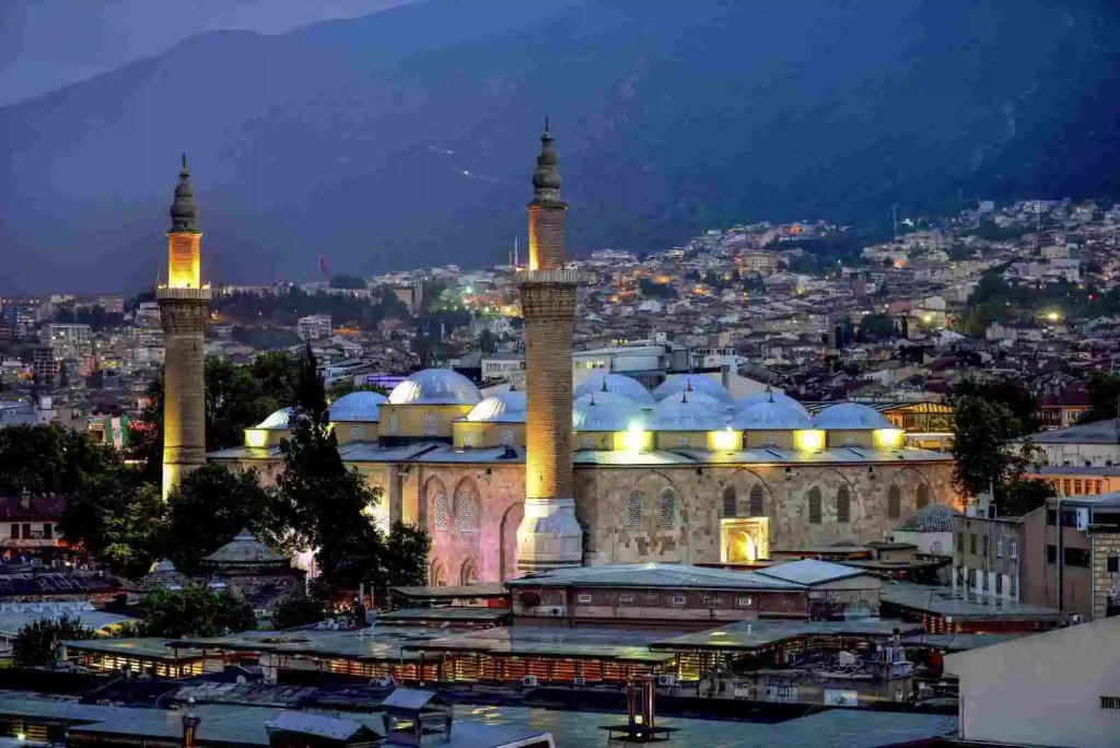 Bursa Ulu Cami: Osmanlı Mimarîsinin Anıtlaşmış Baş Yapıtı