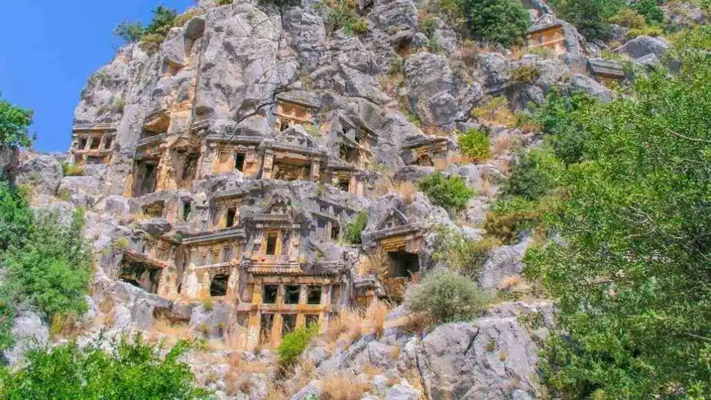Myra Antik Kenti: Noel Baba'nın Şehri ve Likya'nın Parlayan Yıldızı – Neden Ziyaret Etmelisiniz?