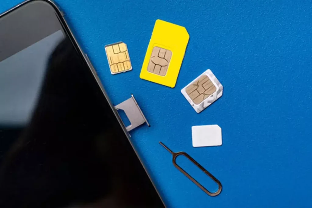 eSIM teknolojisiyle fiziksel SIM kartlar tarih oluyor! Google ve Apple'ın öncülük ettiği bu devrimle mobil deneyiminiz nasıl değişecek? Detaylar yazımızda.