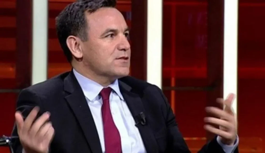 Deniz Zeyrek Kimdir? Kars’tan ODTÜ’ye Başarı Dolu Gazetecilik Kariyeri ve Hayatı