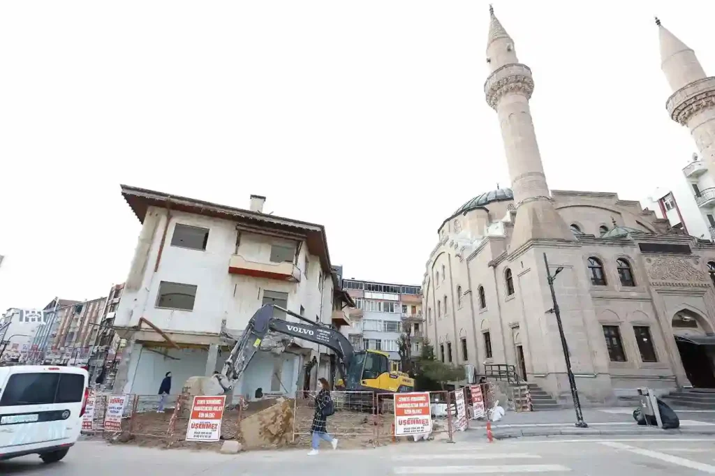 Aksaray’da Kentsel Dönüşüm Seferberliği: 2025 Yılında 719 Riskli Birim Yıkıldı