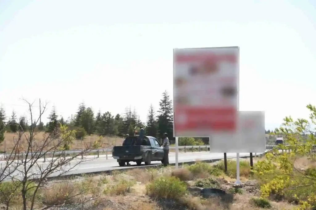 Aksaray’da Kaçak Tabela ve Totemlere Sıkı Denetim