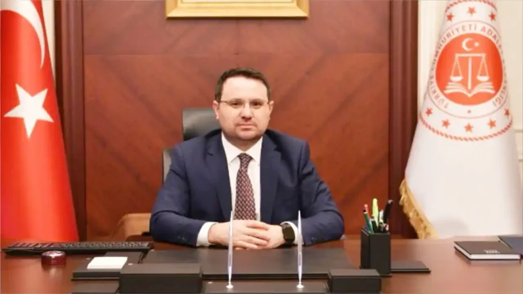 Akın Gürlek Kimdir? Kaç Yaşında, Nereli ve Yeni Görevi Nedir?