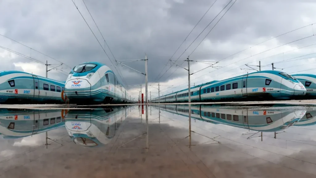 Türkiye Hızlı Treni Sevdi: 17 Yılda 110 Milyon Yolcu Taşındı