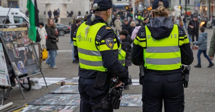 Amsterdam Yahudi Okulu Patlaması: Şehirde Antisemitizm Endişesi