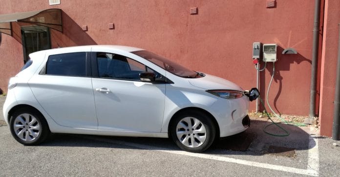 Benzin Zamları Sonrası Elektrikli Araçlar Gerçekten Çözüm mü?