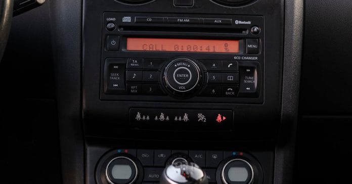 CarPlay Android Auto Cezası: Multimedya Ekranları Yasak mı?