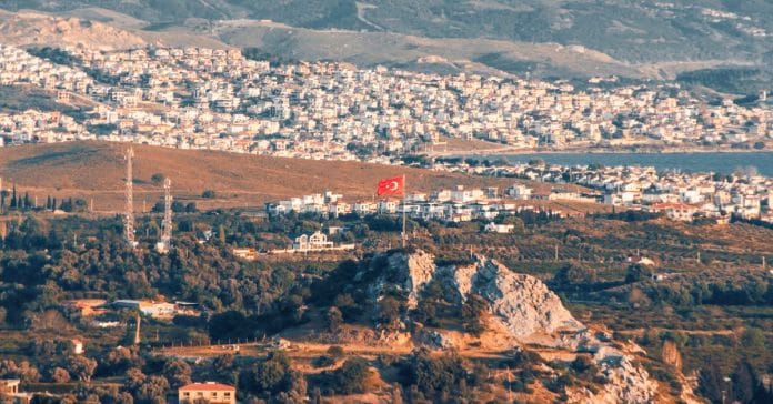Donald Trump Performans Anketi: ABD Seçmeninin Güveni Sarsılıyor