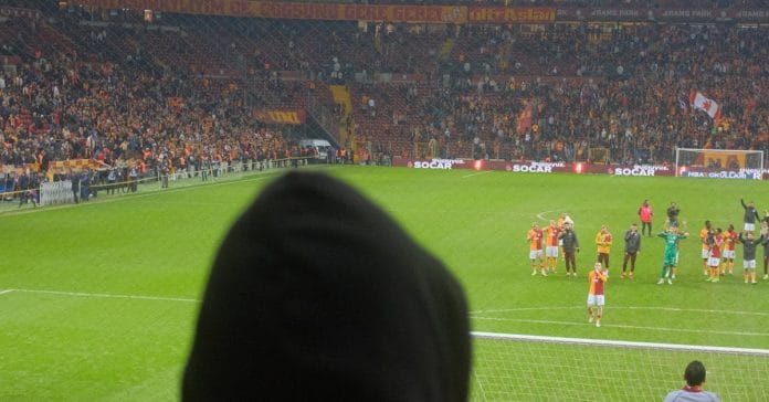 Galatasaray'ın Liverpool Sınavı: Kartlar ve Taktiksel Çıkmaz?