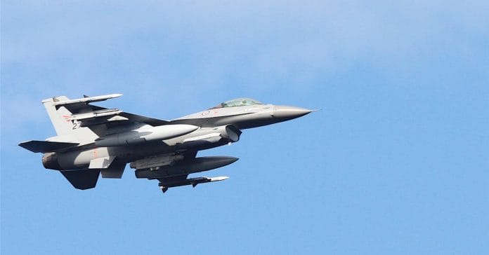 İran'da Gizemli Uçak Kazası: F-15 İddiası Ne Anlama Geliyor?