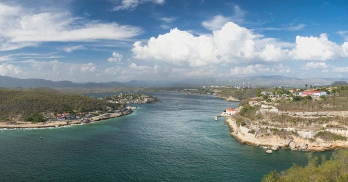 Küba'da Elektrik İsyanı: Parti Ofisi Ateşe Verildi