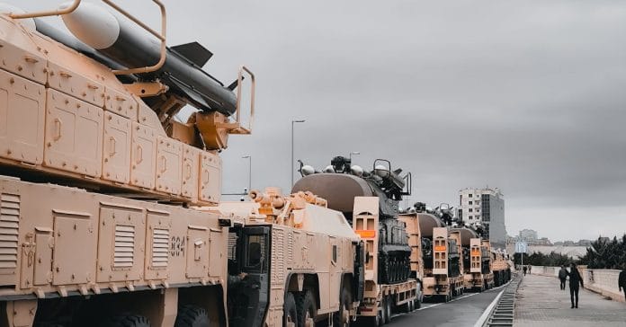 Ortadoğu Savaşı 29. Gün: Füzeler, Sirenler ve Büyük Risk