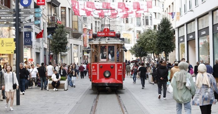 Petrol Fiyatları 200 Doları Görür mü? Macquarie’den Korkutan Tahmin