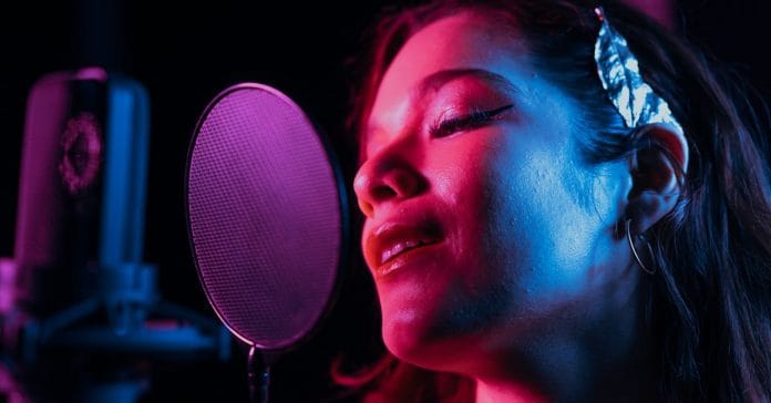 Simge Sağın: Pop Müziğin Yıldızı, Kariyeri ve Az Bilinenleri