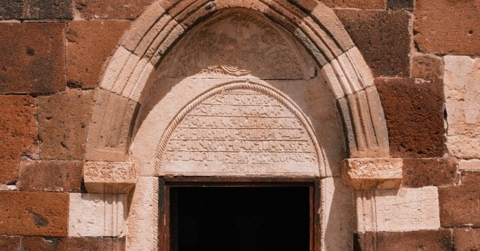 TBMM Gündemindeki Banka Mesaisi: Cumartesi Bankalar Açık Mı?