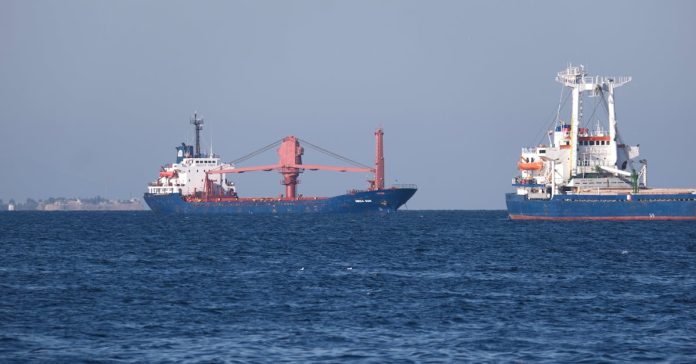 Çin'den ABD Ablukasına Sert Tepki: Hürmüz Gerilimi Tırmanıyor