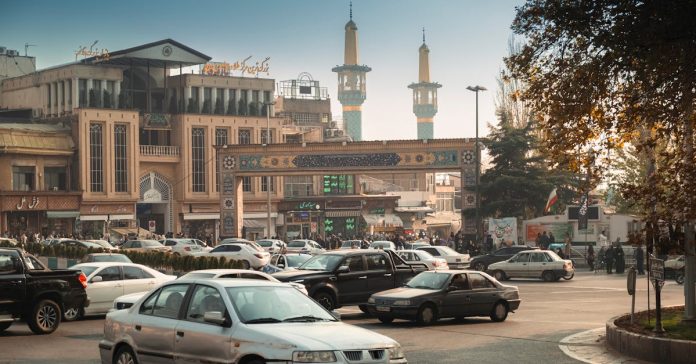 Çin'den İran'daki Vatandaşlarına Çıkış Uyarısı: Neler Oluyor?