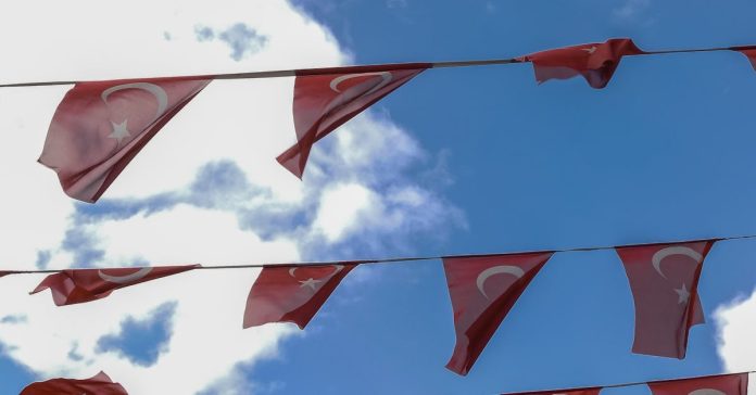 Eşref Rüya 41. Bölüm İzle: Nisan'ın Sırrı ve Yıkılan Hayaller