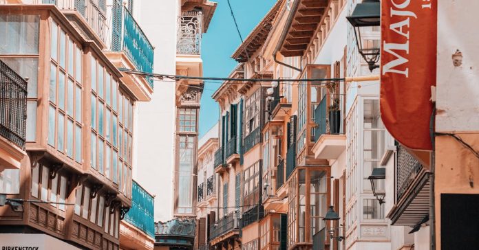 İspanya: Tarihi, Kültürü ve Türkiye'ye Etkileri