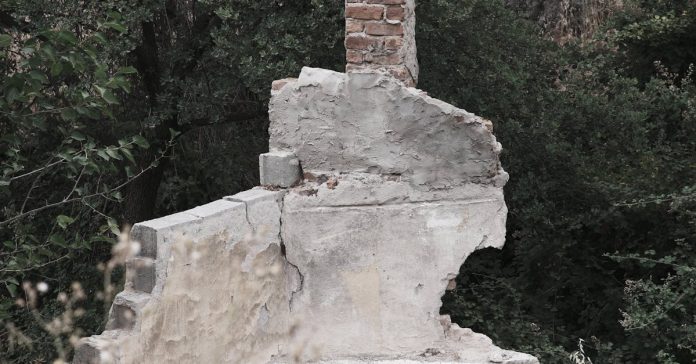 Kenan Doğulu'nun Yanan Evi: 1.5 Yıldır Alıcısı Çıkmadı