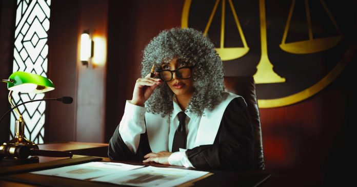 Müfettiş Nedir? Görevleri, Yetkileri ve Türkiye'deki Durumu