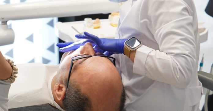 Parkinson'a Ameliyatsız Umut: Yeni Tedavilerle Hayat Değişiyor