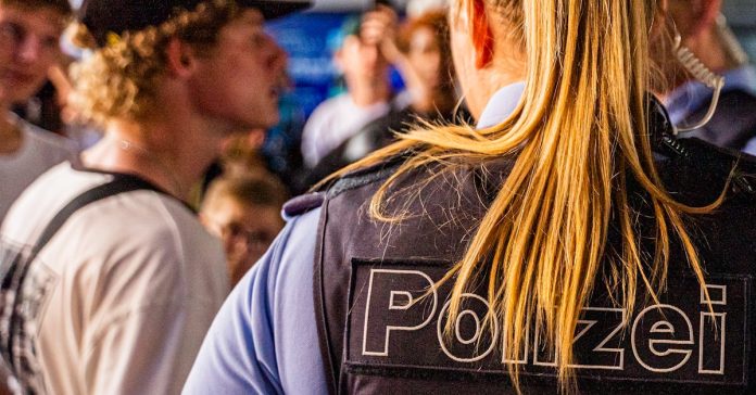 Polis Haftası: Öğrenciler Emniyet'te