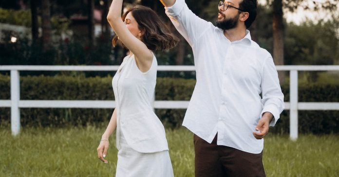 Zeynep ve Serhat'ın Kader Çıkmazı: Güller ve Günahlar'da Yeni Perde