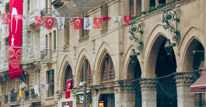BIST 100 Endeksi: Güncel Veriler ve Derinlemesine Analiz