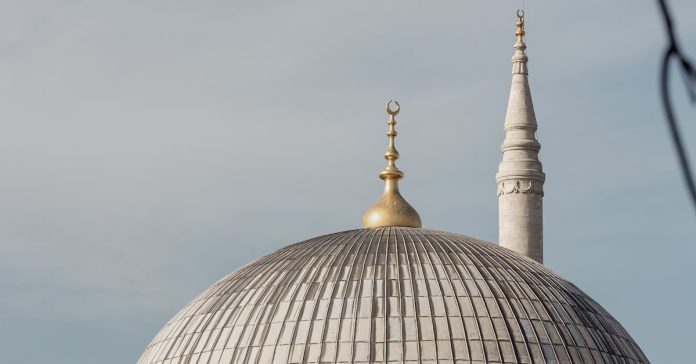 Diyanet Vakfı: Tarihçesi, Faaliyetleri ve Güncel Tartışmalar