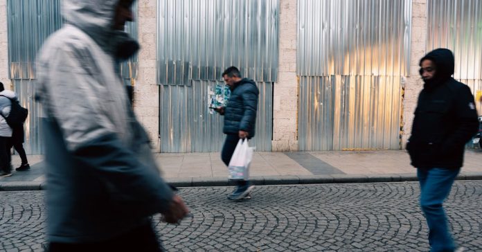 Eski Modelin Çöp Yığınındaki Hayatı: Başarıdan Yoksunluğa