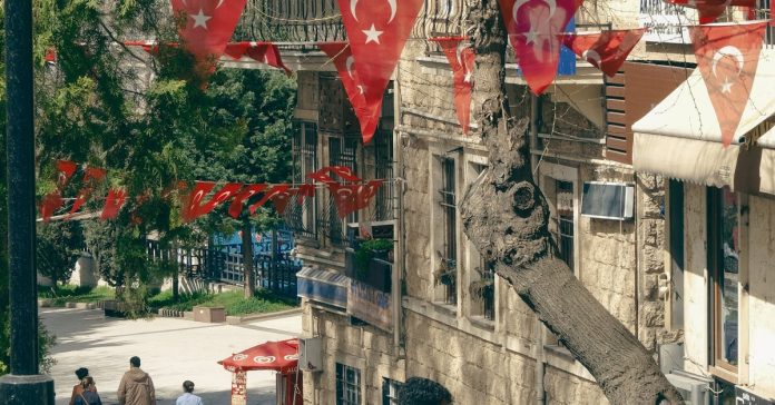 Eşref Rüya 43. Bölüm: Yeni Gelişmeler ve Celo Ağa'nın Gölgesi