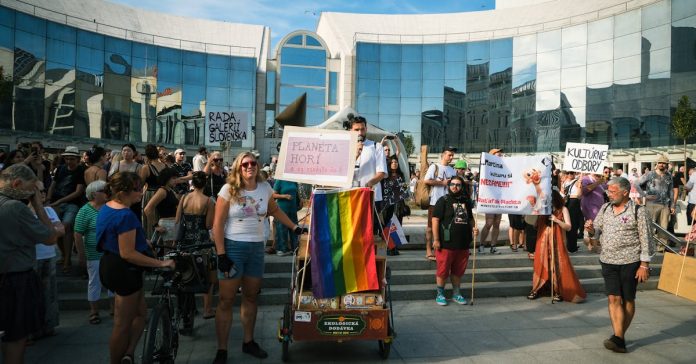 Eurovision'da İsrail Protestosu: 'Soykırımı Durdurun' Sloganı Yankılandı