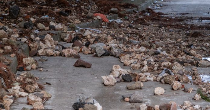 Hatay'da Heyelan Felaketi: 1 Ölü, 1 Kişi Kurtarılmayı Bekliyor