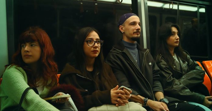 Herkesin Bir Derdi Var Atasözünün Devamı: Güncel Yorumu