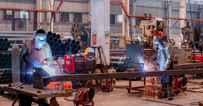 İmalat PMI Eylül 2024'ten beri en düşük seviyede: Ne anlama geliyor?
