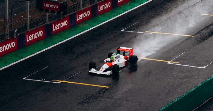 Max Verstappen: F1'in Hollandalı Yıldızının Kariyeri ve Başarıları