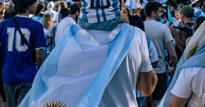 Messi'nin Sakatlığı Arjantin'i Korkuttu: Dünya Kupası Tehlikede mi?
