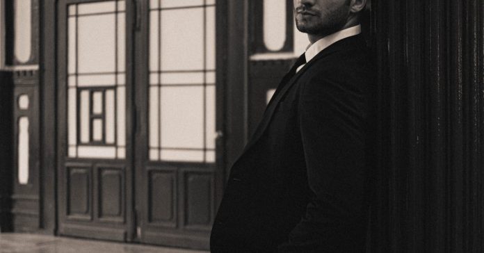 Rubio'nun Eşofmanı: Siyasetin Gündeminde Yeni Bir Moda İkonu mu?