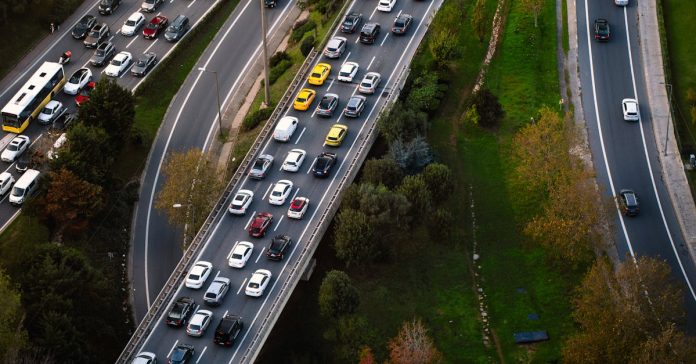 Trafik Sorunu: Nedenleri, Etkileri ve Çözüm Önerileri