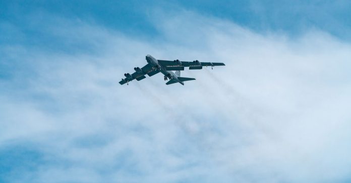 ABD B-52'si California'da Düştü: Stratejik Önemi ve Olası Etkileri