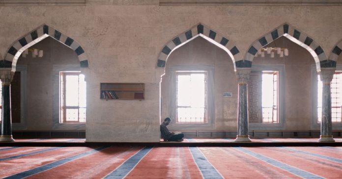 Akşam Ezanı Kaçta? İl İl Namaz Vakitleri ve Tarihçesi