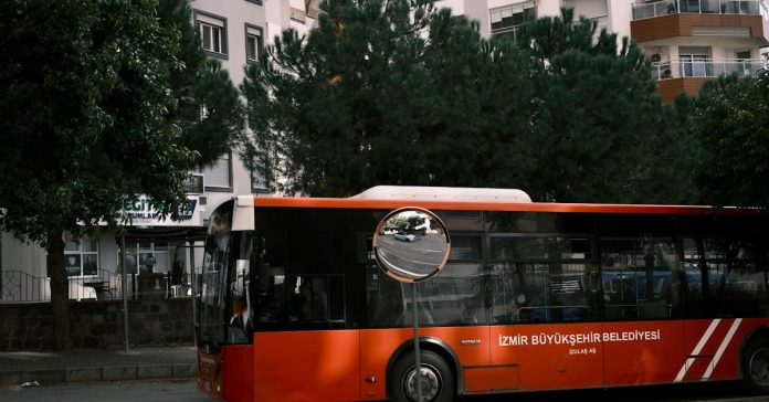 Denizli'de Vahim Kaza: Baba Eşini Kurtardı, Oğlu Alevlere Emanet