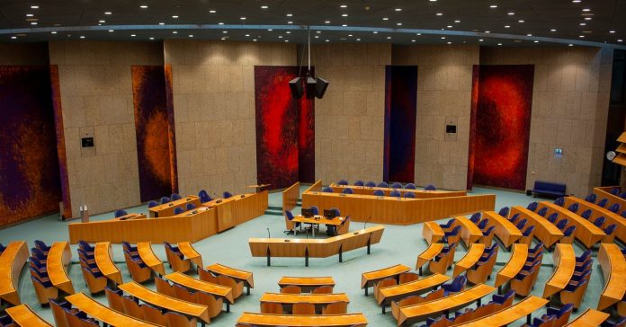 İsrail'de Erken Seçim Yolu Açıldı: Meclis Feshi İlk Adımı Attı