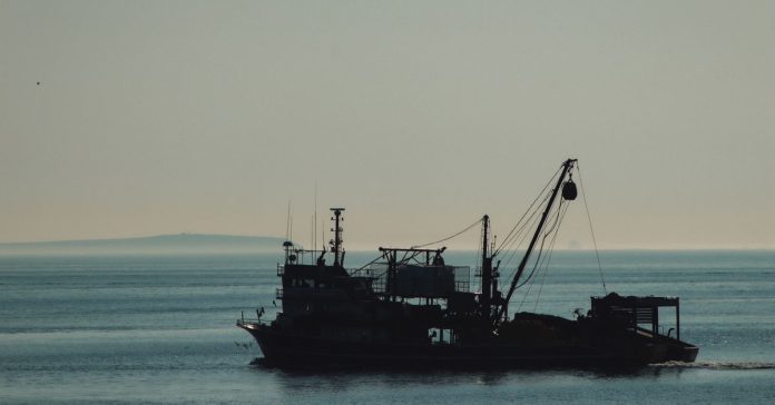 Karadeniz'de Balıkçı Teknesine Saldırı: 1 Ölü, 4 Yaralı