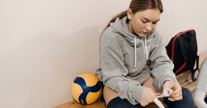 Milli Voleybolcu Sakatlandı: Filenin Sultanları'nda Ön Çapraz Bağ Krizi