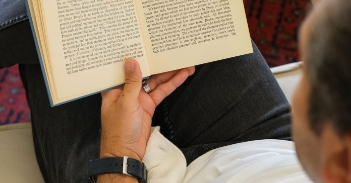 Orhan Pamuk Gündemi: Nobel'den Güncele Köşe Yazıları