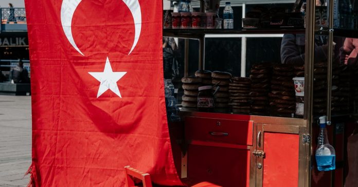 Rahmi Koç Fıkraları: Neden Trend Oldu, Nereden Çıktı?