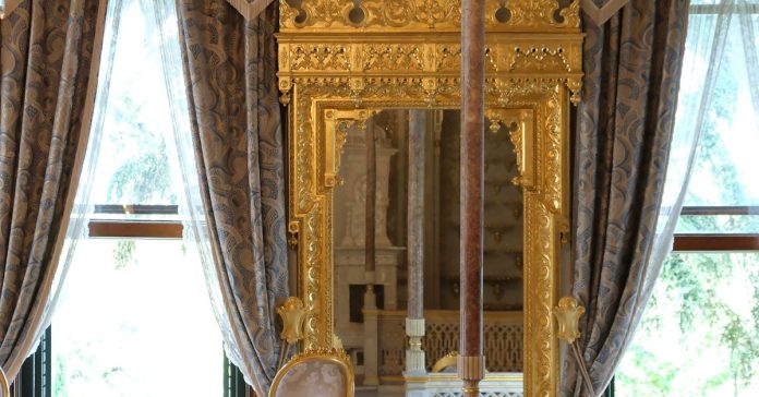 Şehzadeler: Osmanlı Tahtının Varisi ve Eğitimleri