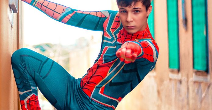 Tom Holland: Marvel'dan Hollywood'a Parlayan Yıldız